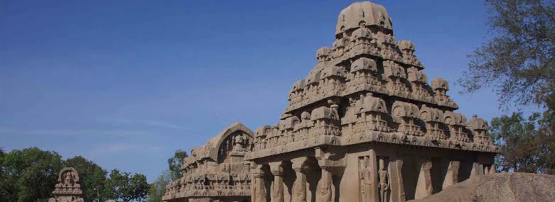 Tamil Nadu Temples and Karnataka Tour Package